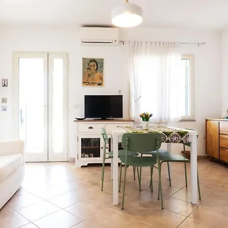 Casa Silvia 800m Dal Mare Hébergement de vacances La Caletta